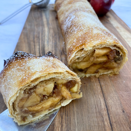 Apple Strudel (17 Inch)